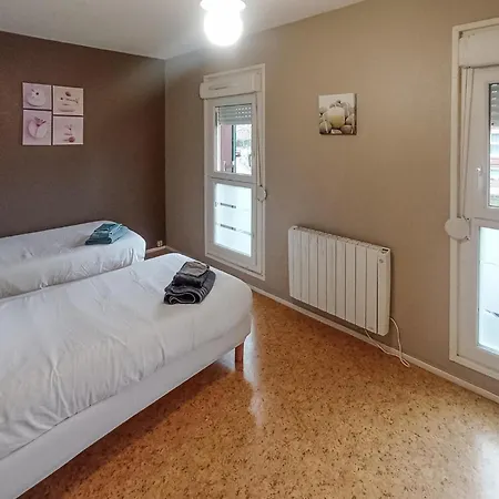 3 Bedroom Awesome In Semesterbostad