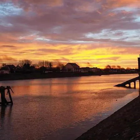 3 Bedroom Awesome In Casa vacanze Gravelines