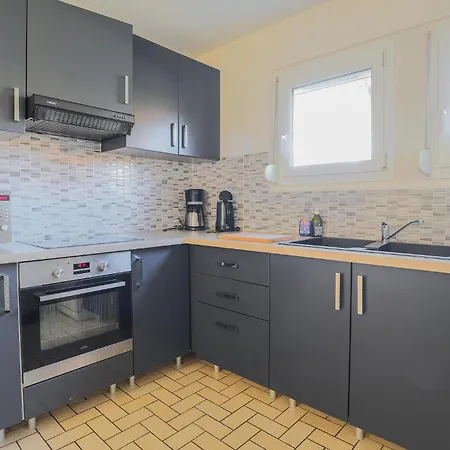 3 Bedroom Awesome In *
