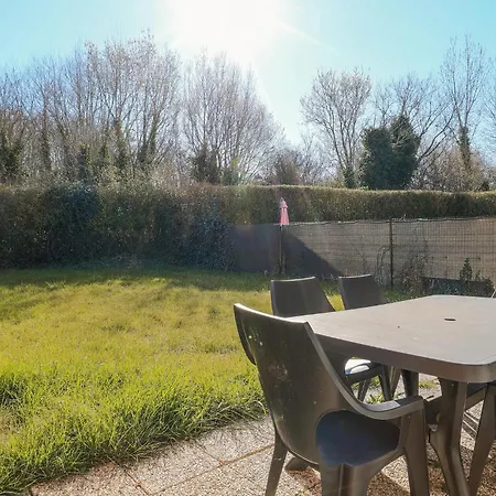 3 Bedroom Awesome In Semesterbostad Gravelines